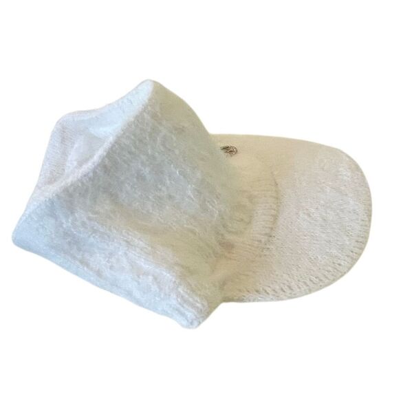 LAST ONE! Women\'s Cream Knit Winter Beanie Visor Hat with Ponytail Opening – main image 5